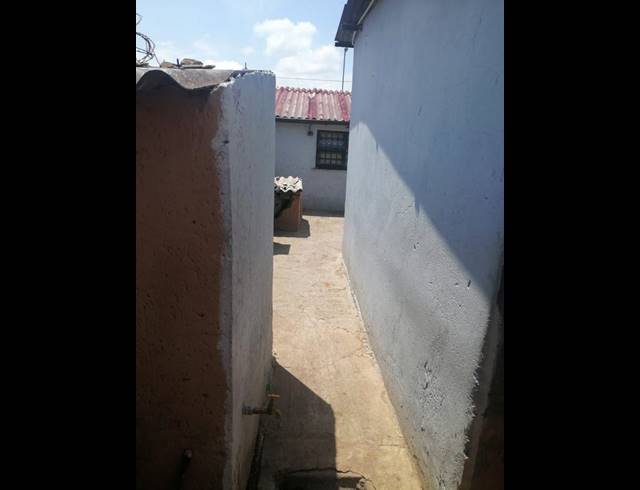 2 BEDROOM HOUSE FOR SALE IN ZOLA